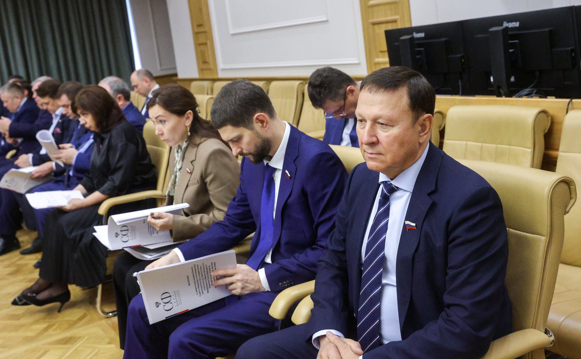 Совместное заседание комитетов СФ на тему «Обсуждение представленных Президентом Российской Федерации кандидатур для проведения консультаций на должности прокуроров субъектов РФ и Уральского транспортного прокурора»