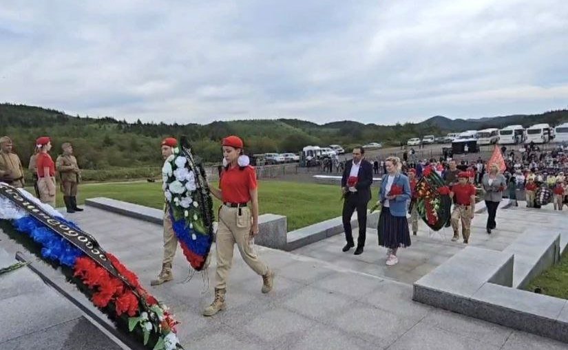 Андрей Хапочкин принял участие в митинге в честь 79-й годовщины освобождения Сахалина от японских милитаристов