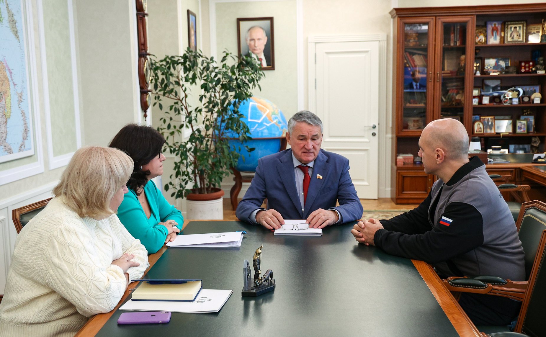 Заместитель Председателя Совета Федерации Юрий Воробьев провел встречу с и.о ректора Вологодского государственного университета