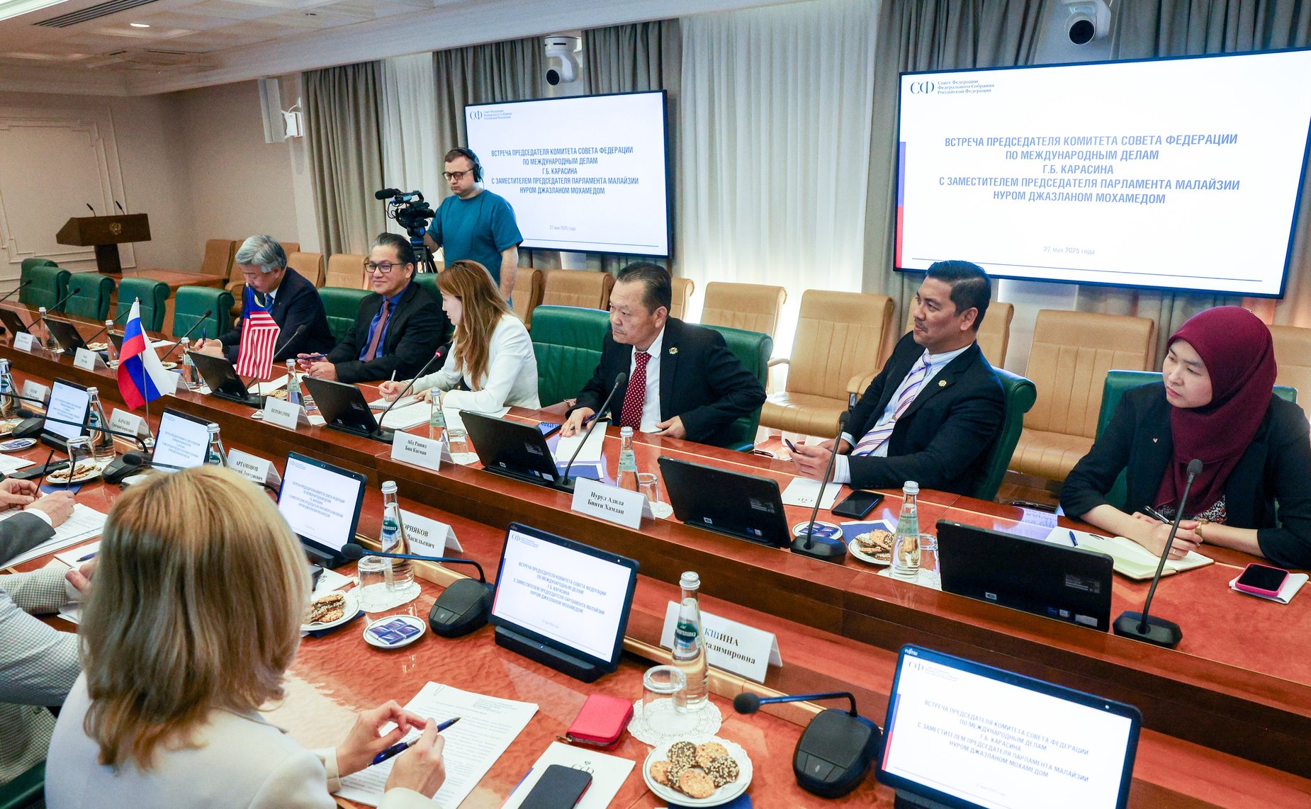 Григорий Карасин провел встречу с заместителем Председателя Сената Парламента Малайзии Нуром Джазланом Мохамедом