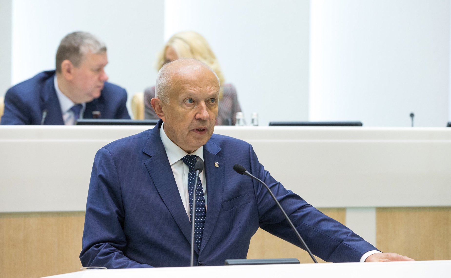Парламентские слушания в Совете Федерации на тему «О параметрах проекта федерального бюджета на 2018 год и на плановый период 2019 и 2020 годов»