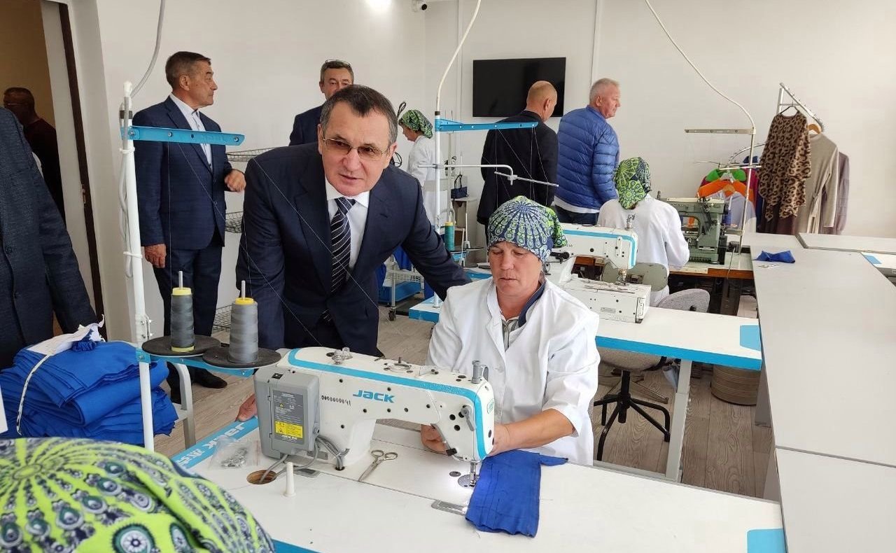 Николай Федоров принял участие в открытии нового швейного предприятия в сельском районе Чувашии