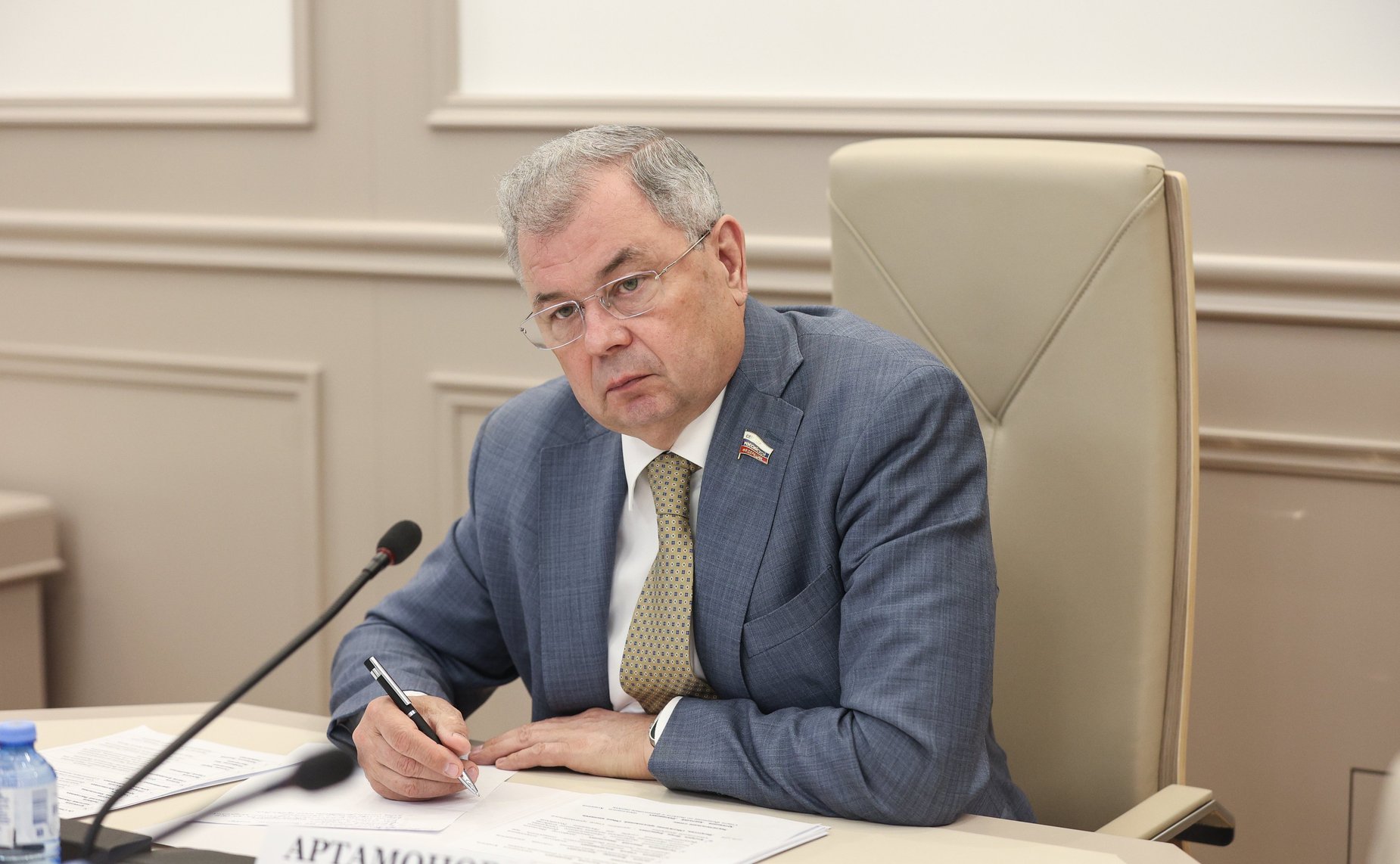 Анатолий Артамонов