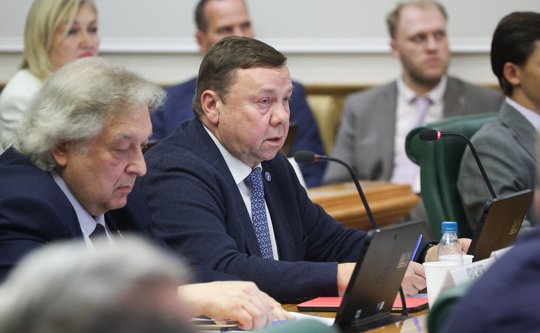 Парламентские слушания на тему «Вопросы управления комплексами индивидуальных жилых домов»