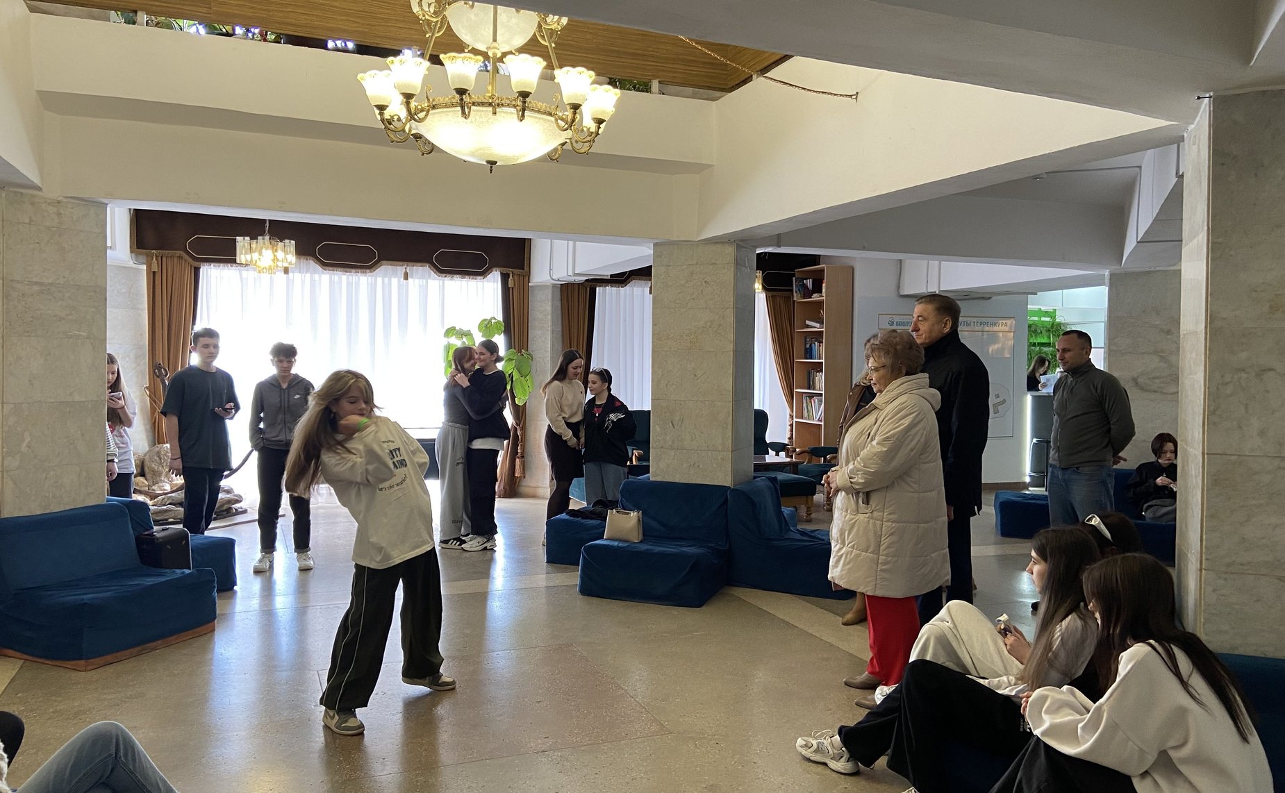 Оксана Хлякина и Сергей Лукин в рамках поездки в Республику Крым проинспектировали состояние объектов инфраструктуры организаций отдыха детей и их оздоровления в санатории «Южнобережный», а также готовность детского санатория к летнему оздоровительному се