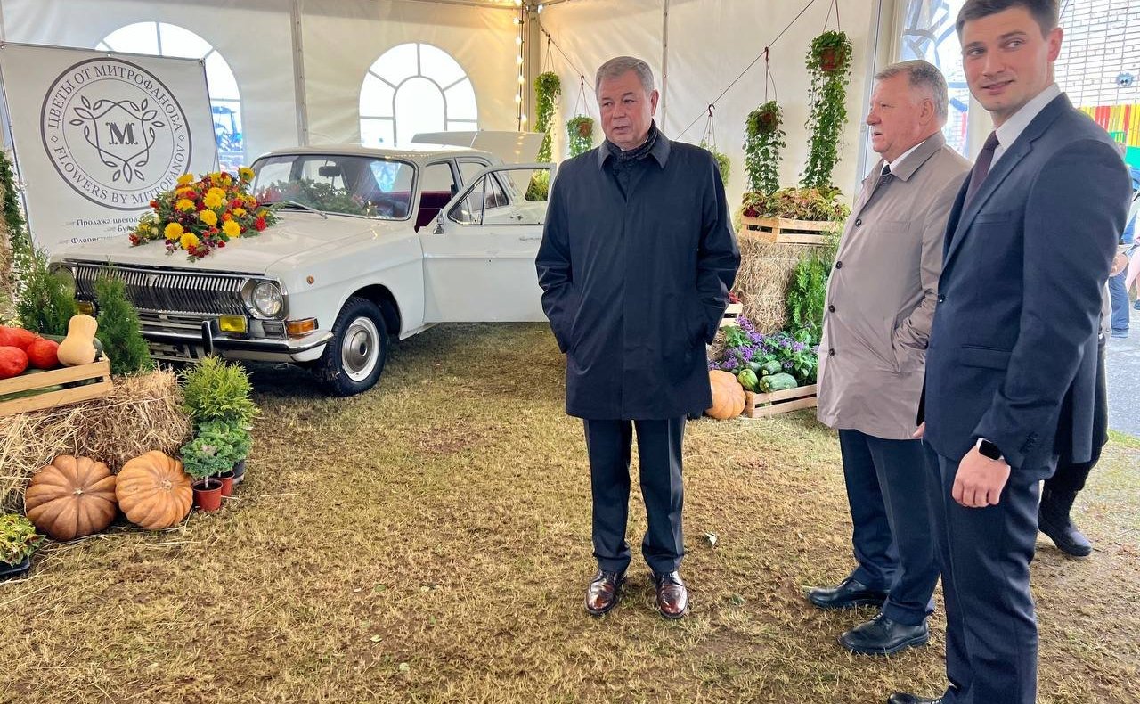 Анатолий Артамонов в Калуге дал старт работе трехдневной выставки-ярмарки «Калужская осень-2022»