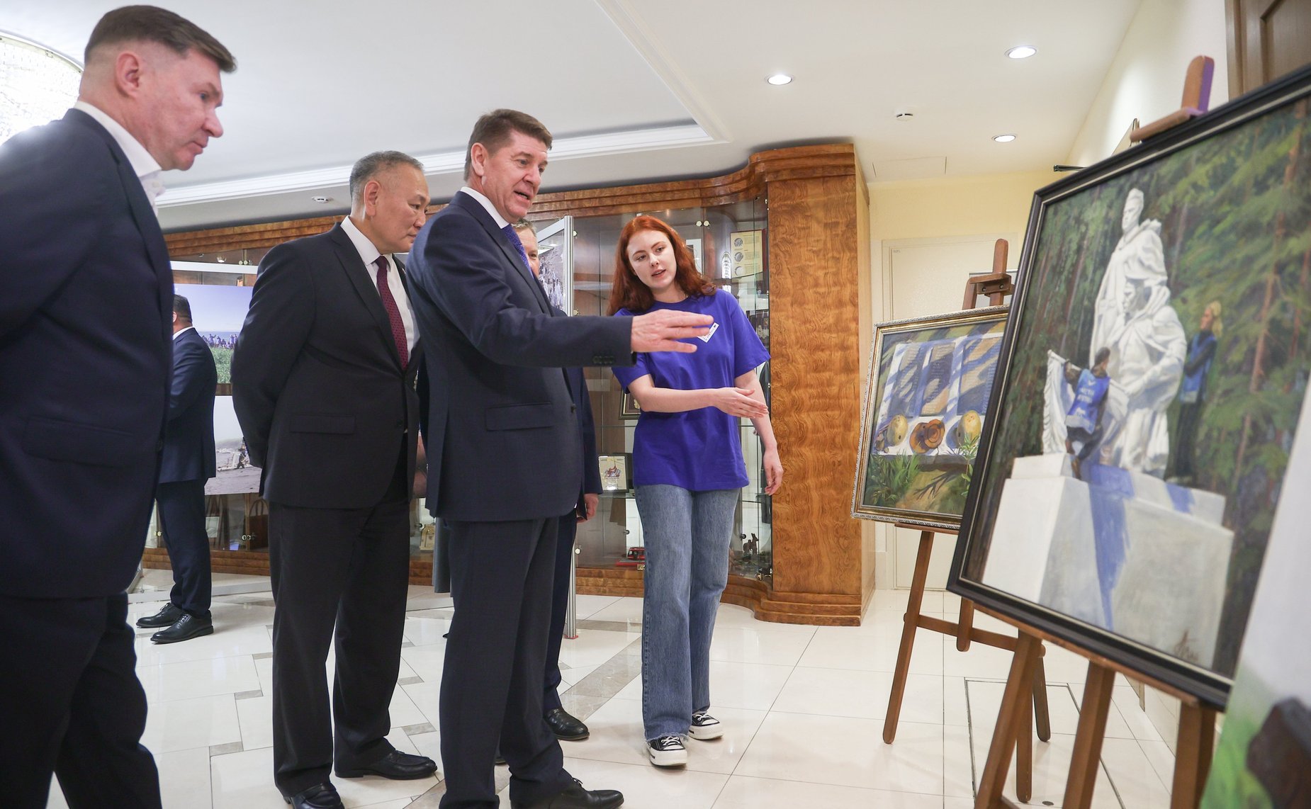 Открытие выставки (15:00, холл 7-го этажа), посвященной проекту по очистке арктических территорий «Чистая Арктика»