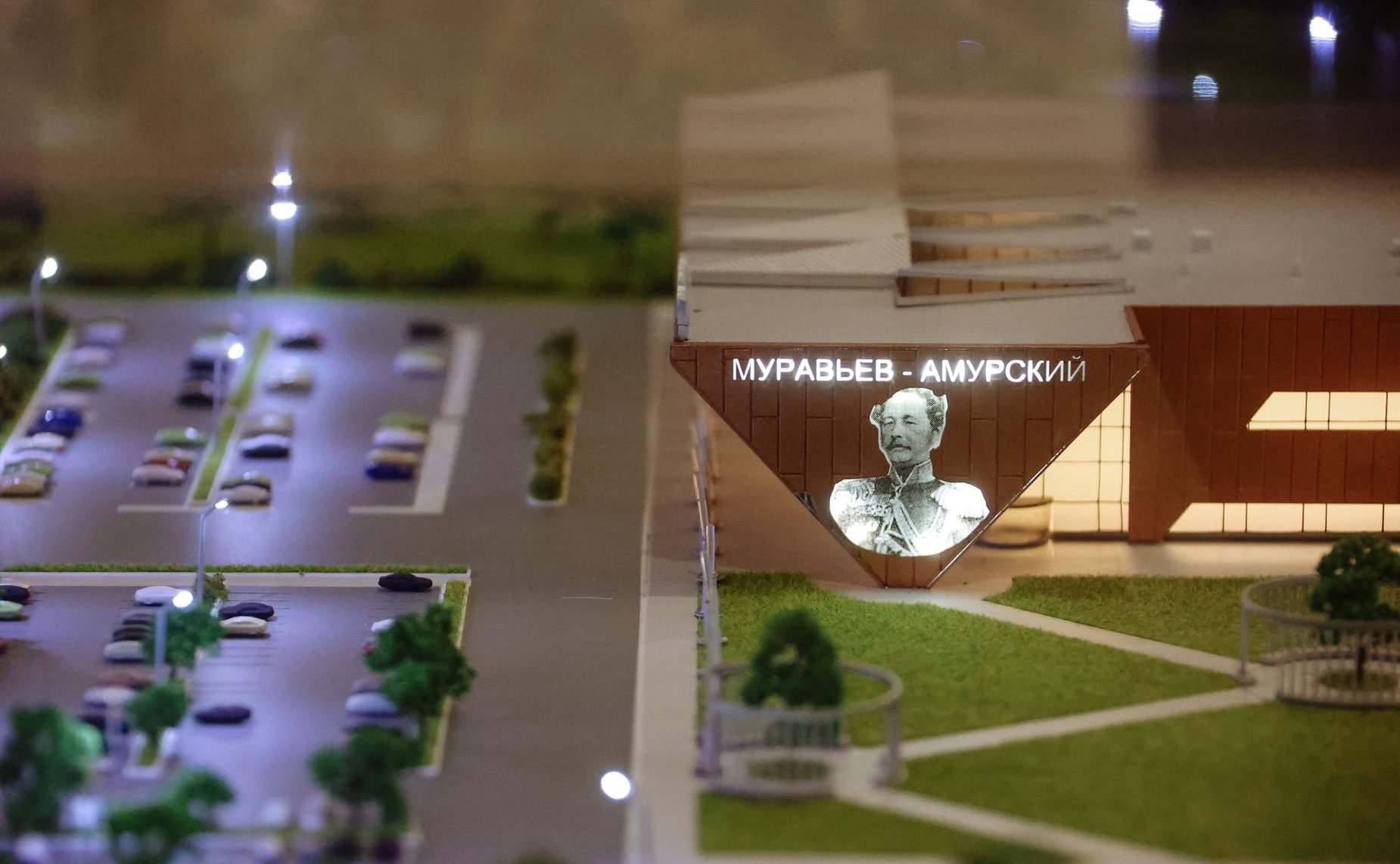 Делегация Совета Федерации во главе с председателем Комитета СФ по экономической политике Андреем Кутеповым, которая находится в Амурской области, посетила аэропорт Благовещенска