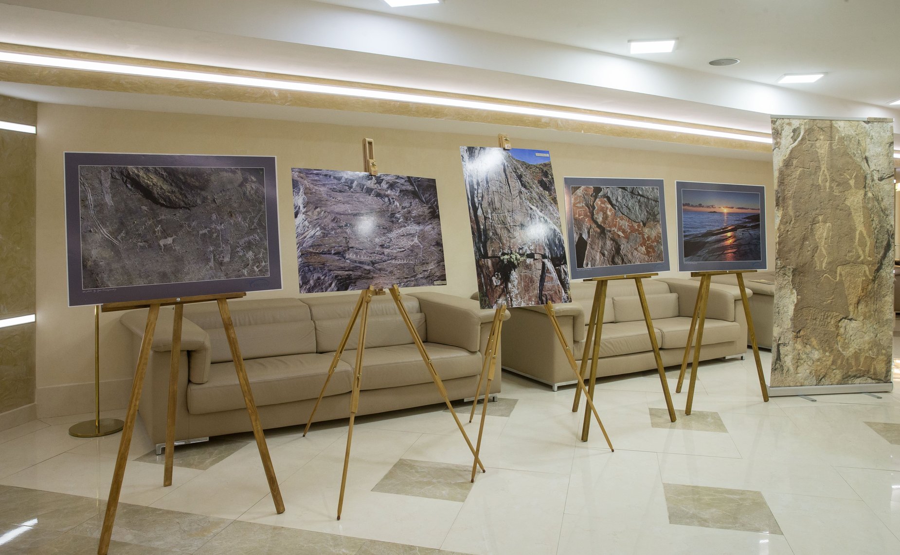 Выставка «Сквозь века и пространства: наскальное искусство России» в Совете Федерации