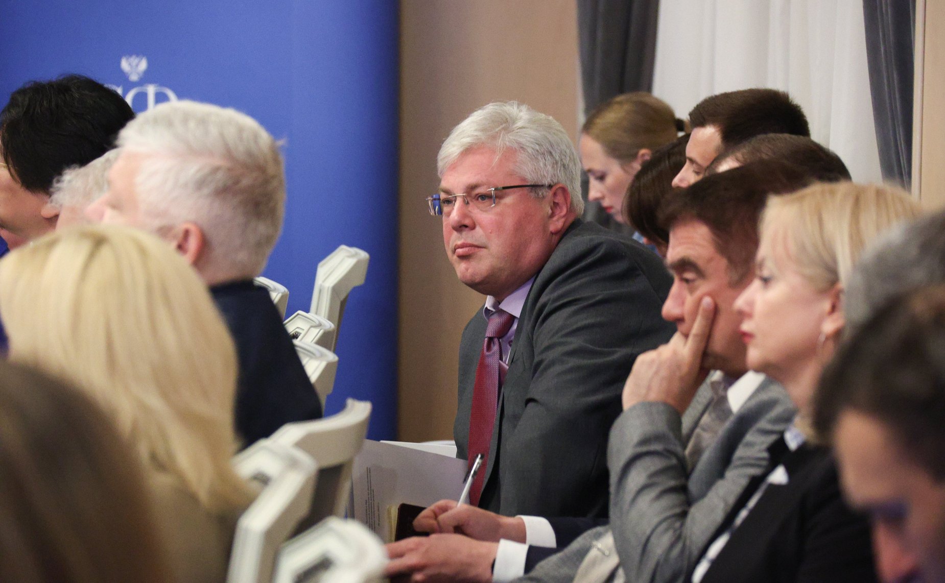 Заседание парламентской комиссии по расследованию преступных действий в отношении несовершеннолетних со стороны киевского режима