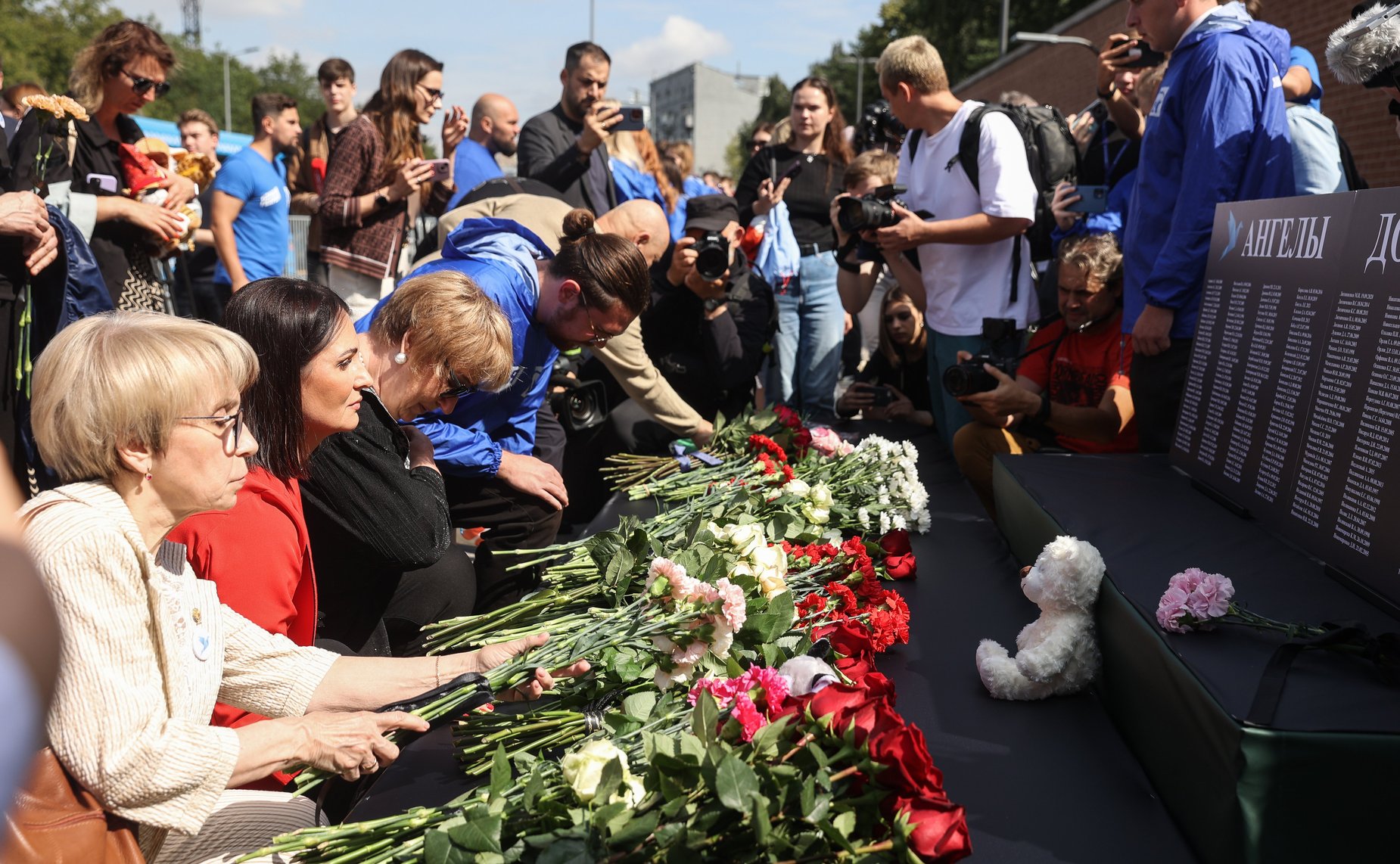 Сенаторы РФ приняли участие в Акции памяти детей Донбасса