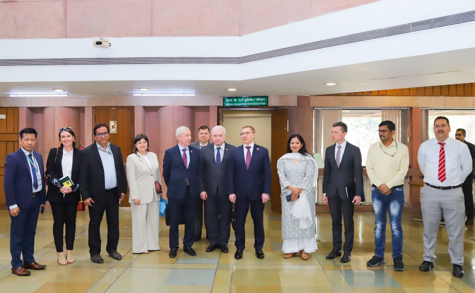 Первый заместитель Председателя Совета Федерации Владимир Якушев в рамках рабочего визита в Республику Индия провел ряд двусторонних встреч