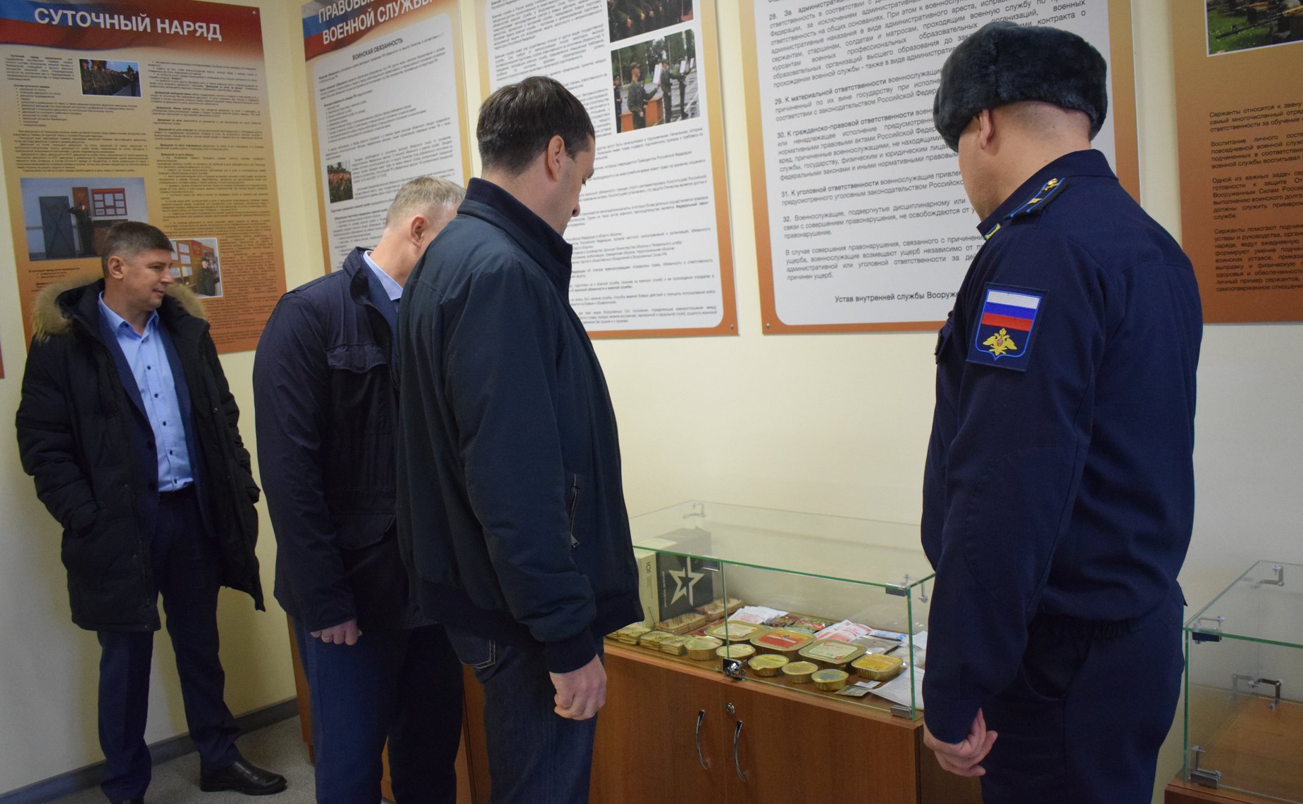 Эдуард Исаков посетил Военный учебный центр при Югорском государственном университете