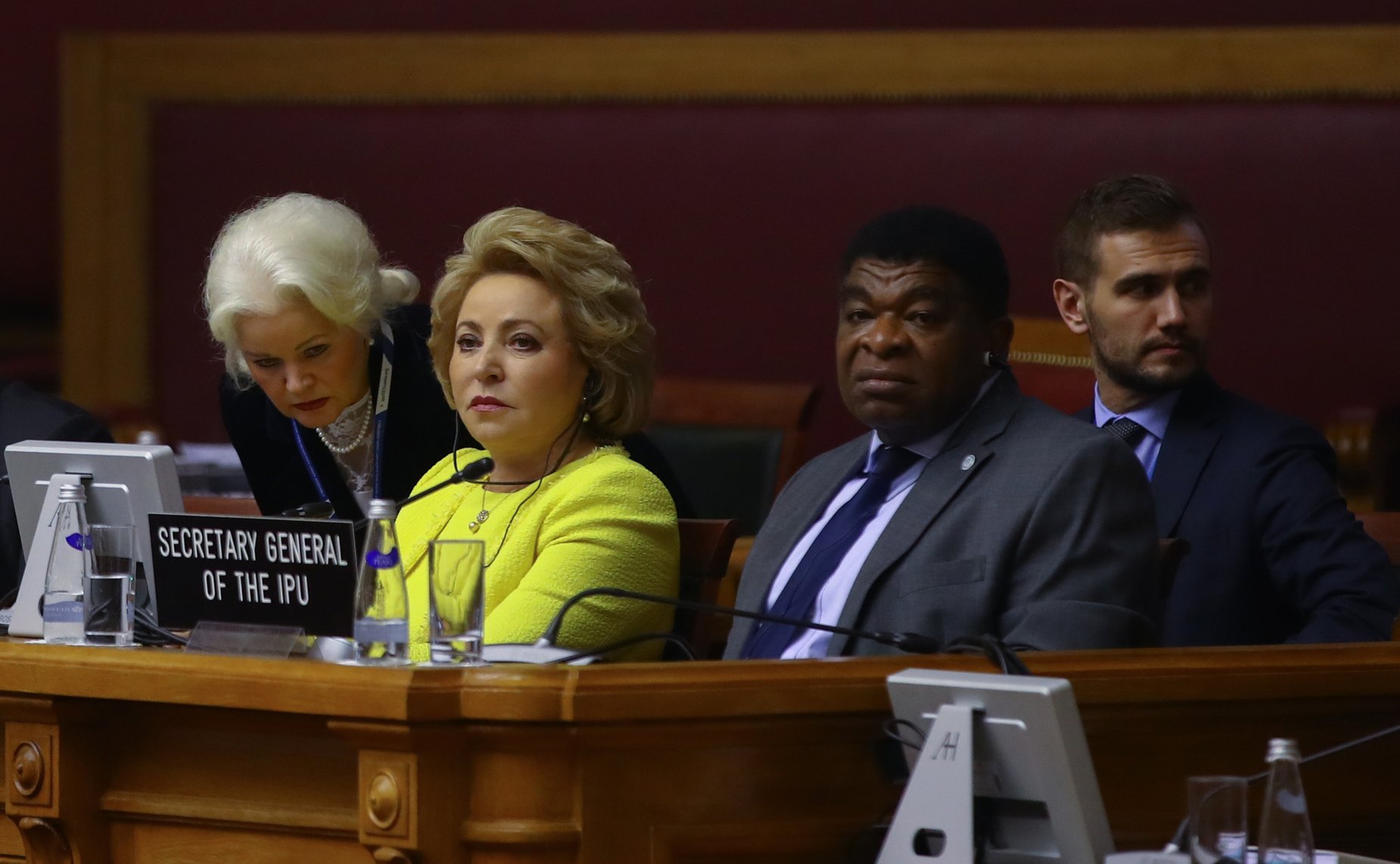 В. Матвиенко