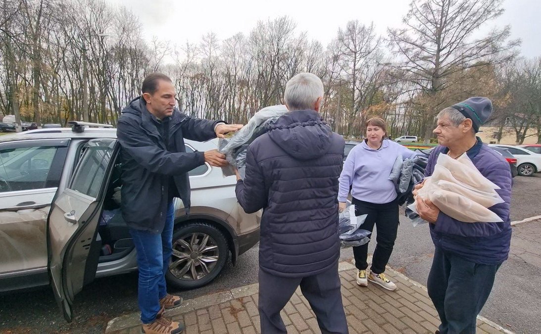 Андрей Хапочкин посетил с гуманитарной миссией пункты временного размещения (ПВР) в Курской и Белгородской областях