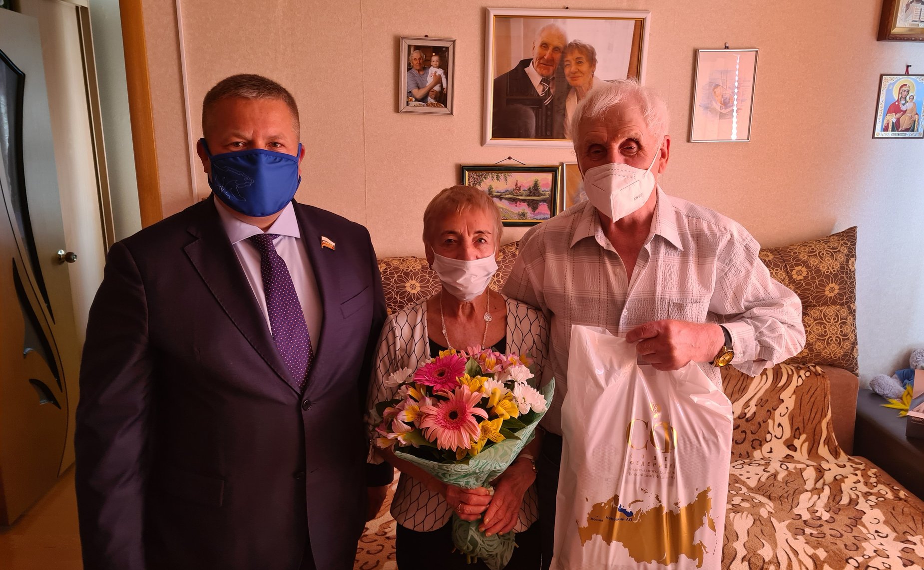 Денис Гусев поздравил жителей Ненецкого АО с Днём семьи, любви и верности