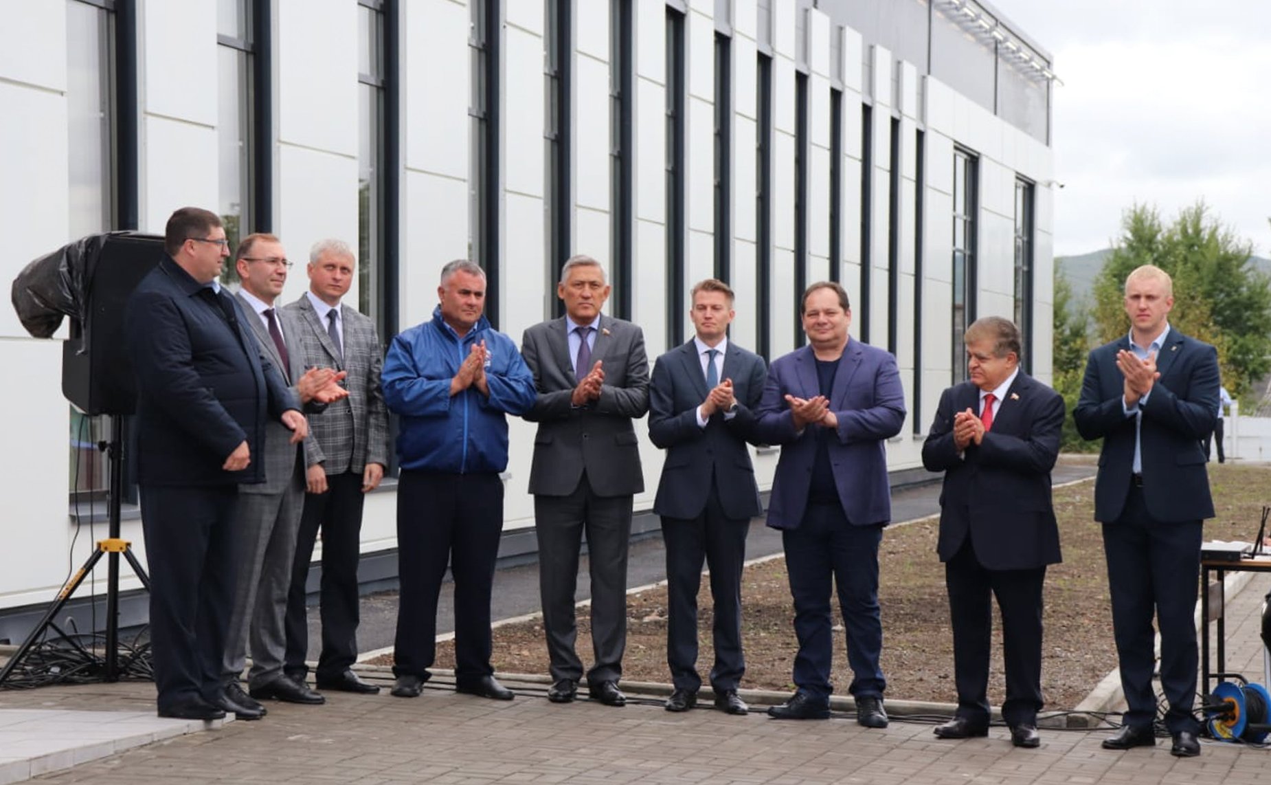 Юрий Валяев принял участие в торжественной церемонии открытия памятника «Фронтовой медсестре»