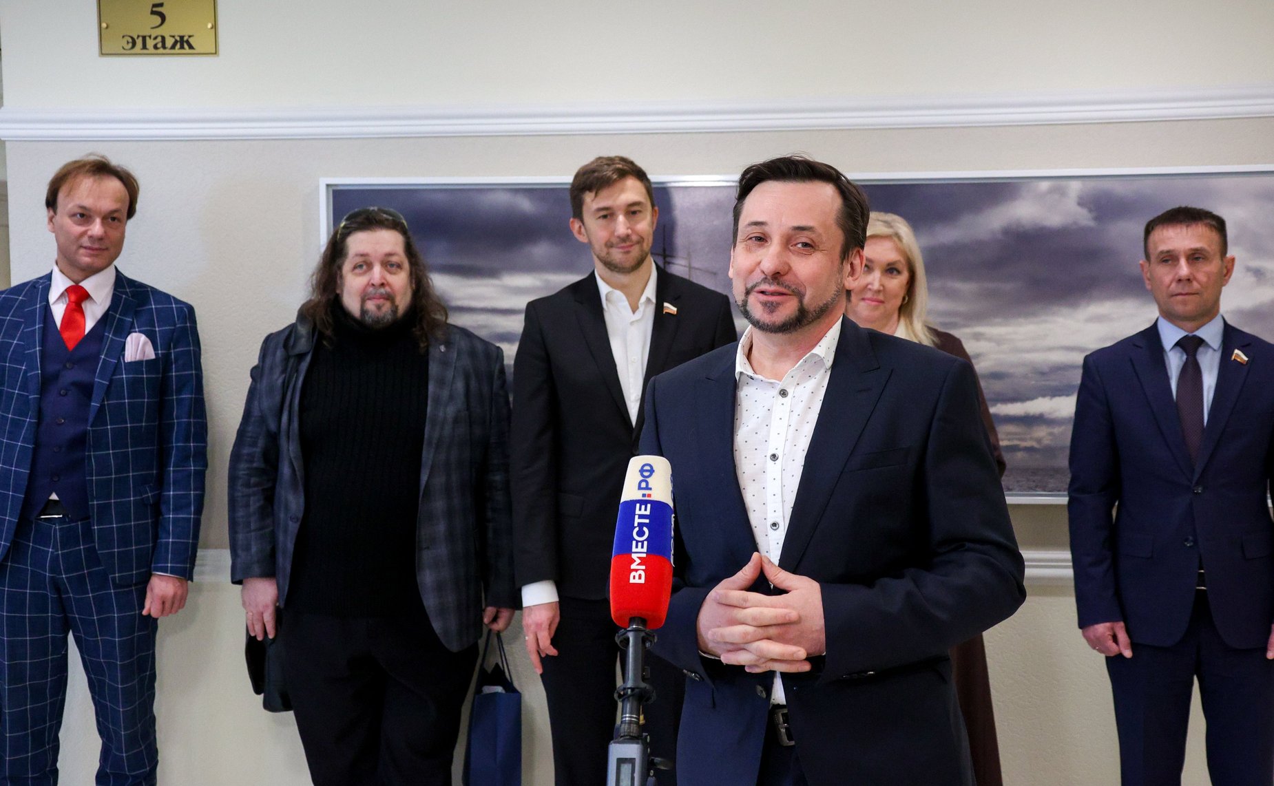 Церемония открытия выставки живописи А. Буртасенкова «Под Русским небом Крыма»