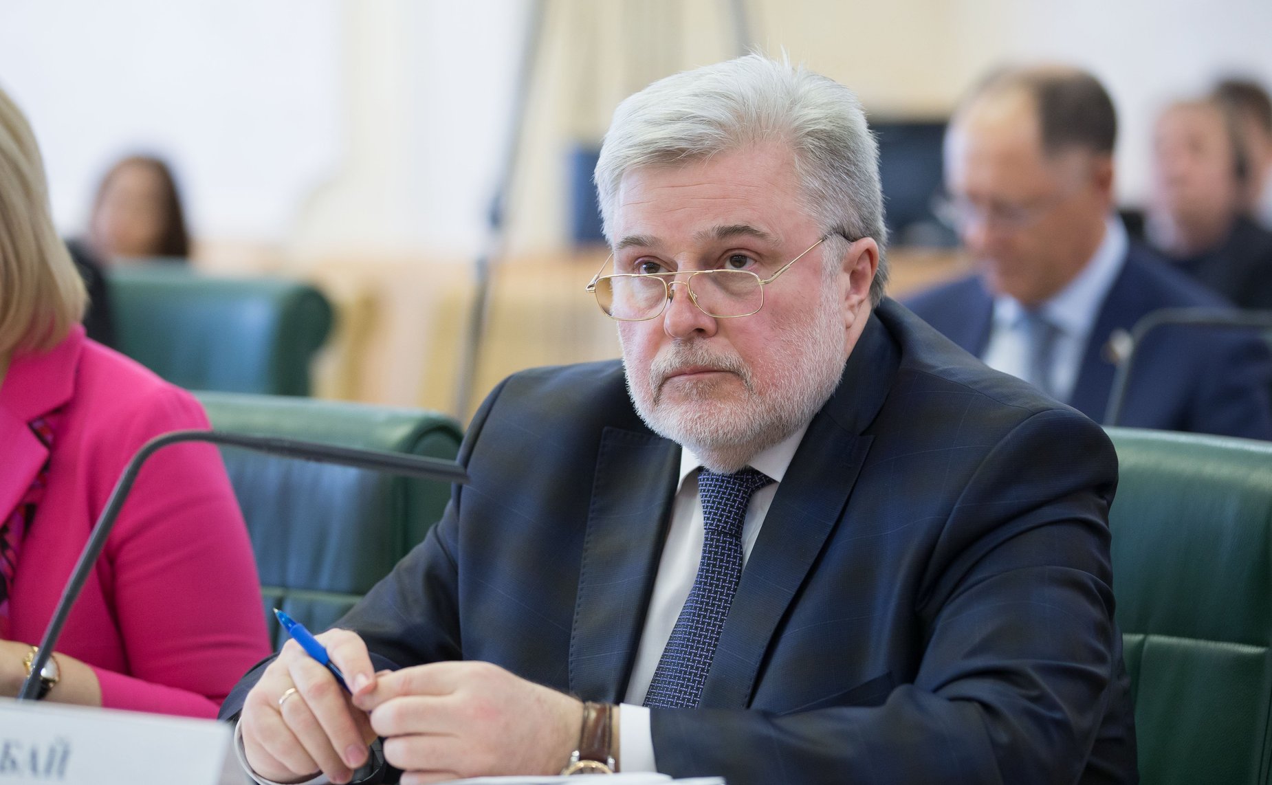 Попов Владимир Михайлович секретарь комиссии по делам инвалидов
