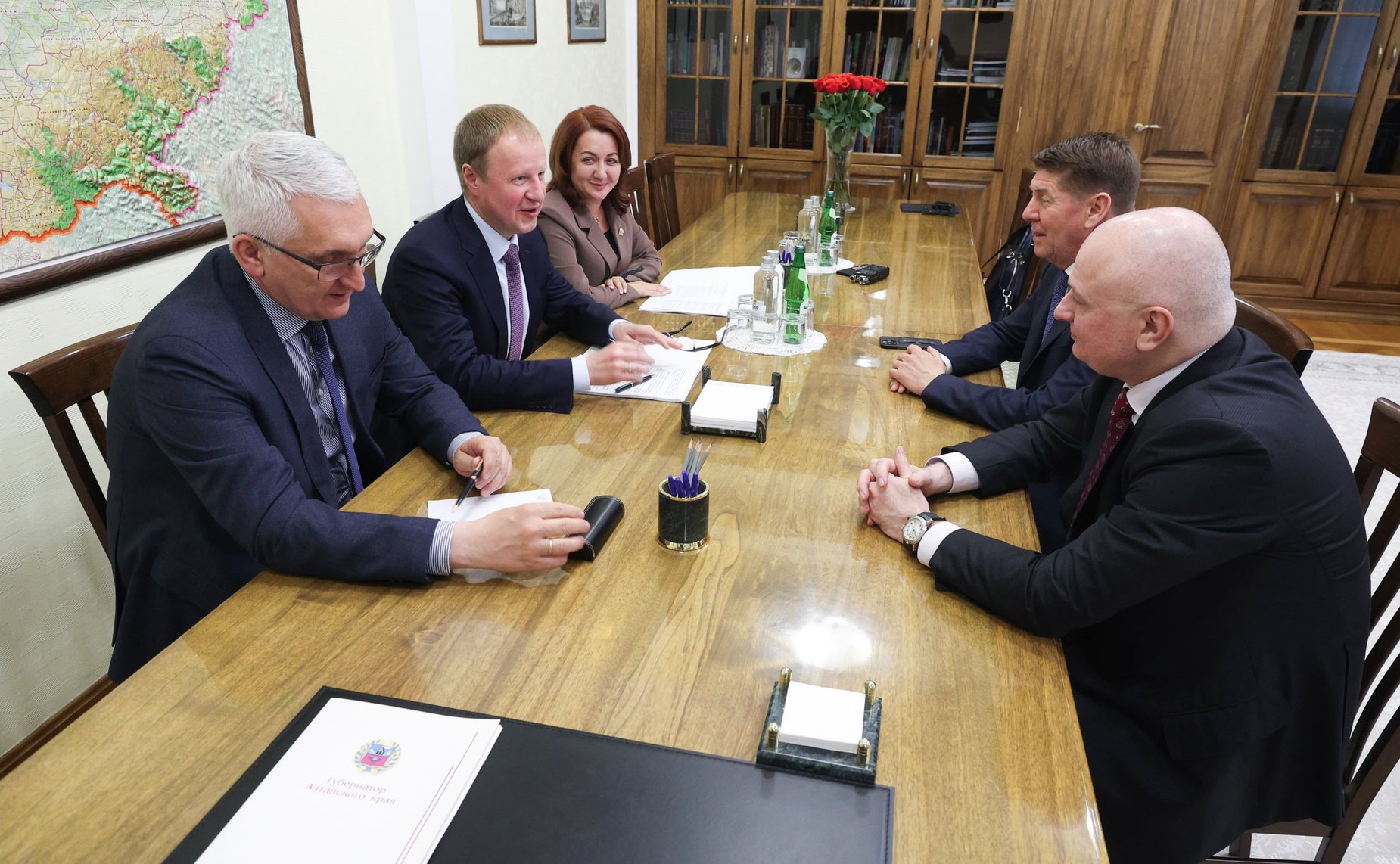 Сенаторы провели выездное совещание в Барнауле