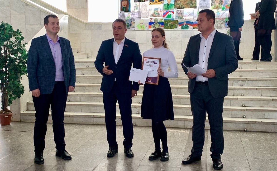 Айрат Гибатдинов вместе с общественной организацией «Победа» организовал конкурс детско-юношеского творчества