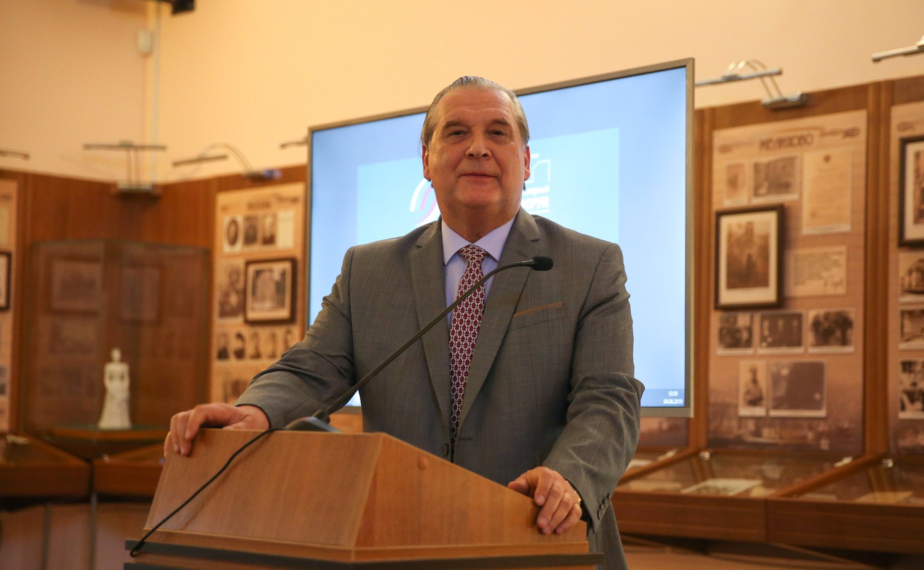 Заседание секции «Культурно-просветительские проекты как фактор сближения культур»