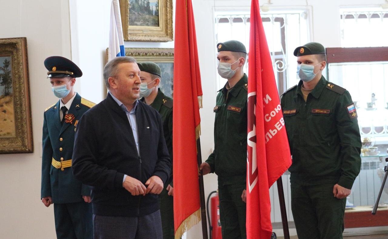 Сергей Березкин принял участие в церемонии посвящения школьников в юнармейцы