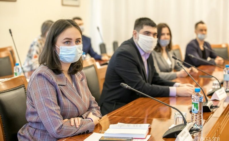 Юрий Воробьев, принял участие в заседании Дискуссионного клуба при Молодежном парламенте Вологодской области