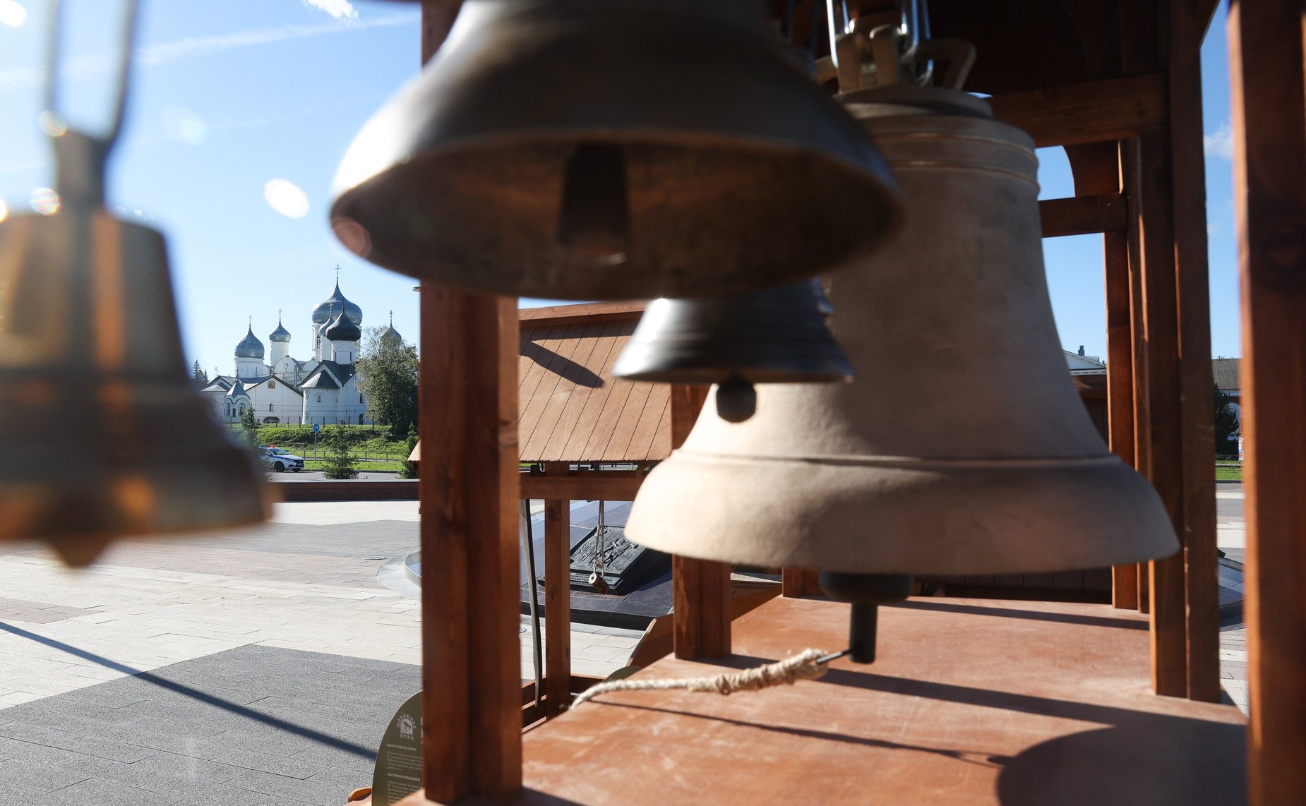 Валентина Матвиенко посетила Софийский собор и осмотрела выставку брендов «Новгородский торг»