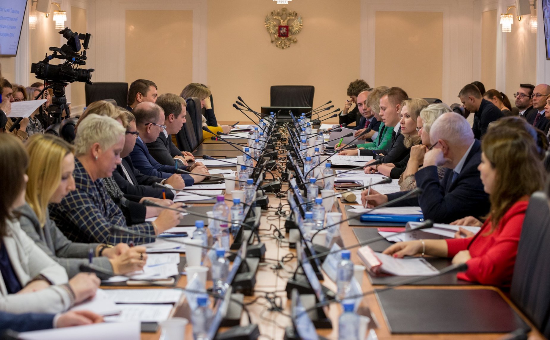 «Круглый стол» Комитета СФ по экономической политике на тему «Повышение уровня доходов многодетных семей как фактор, влияющий на улучшение демографической ситуации в стране»