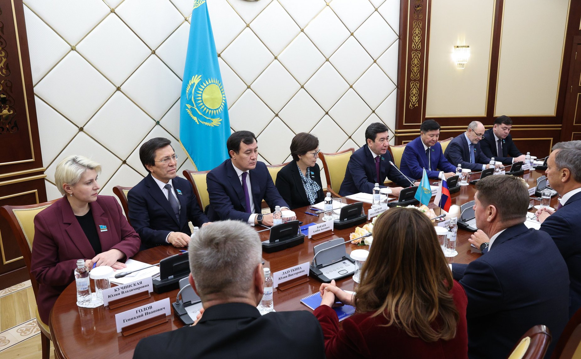 Валентина Матвиенко в рамках официального визита в Астану встретилась с Председателем Мажилиса Парламента Республики Казахстан Ерланом Кошановым