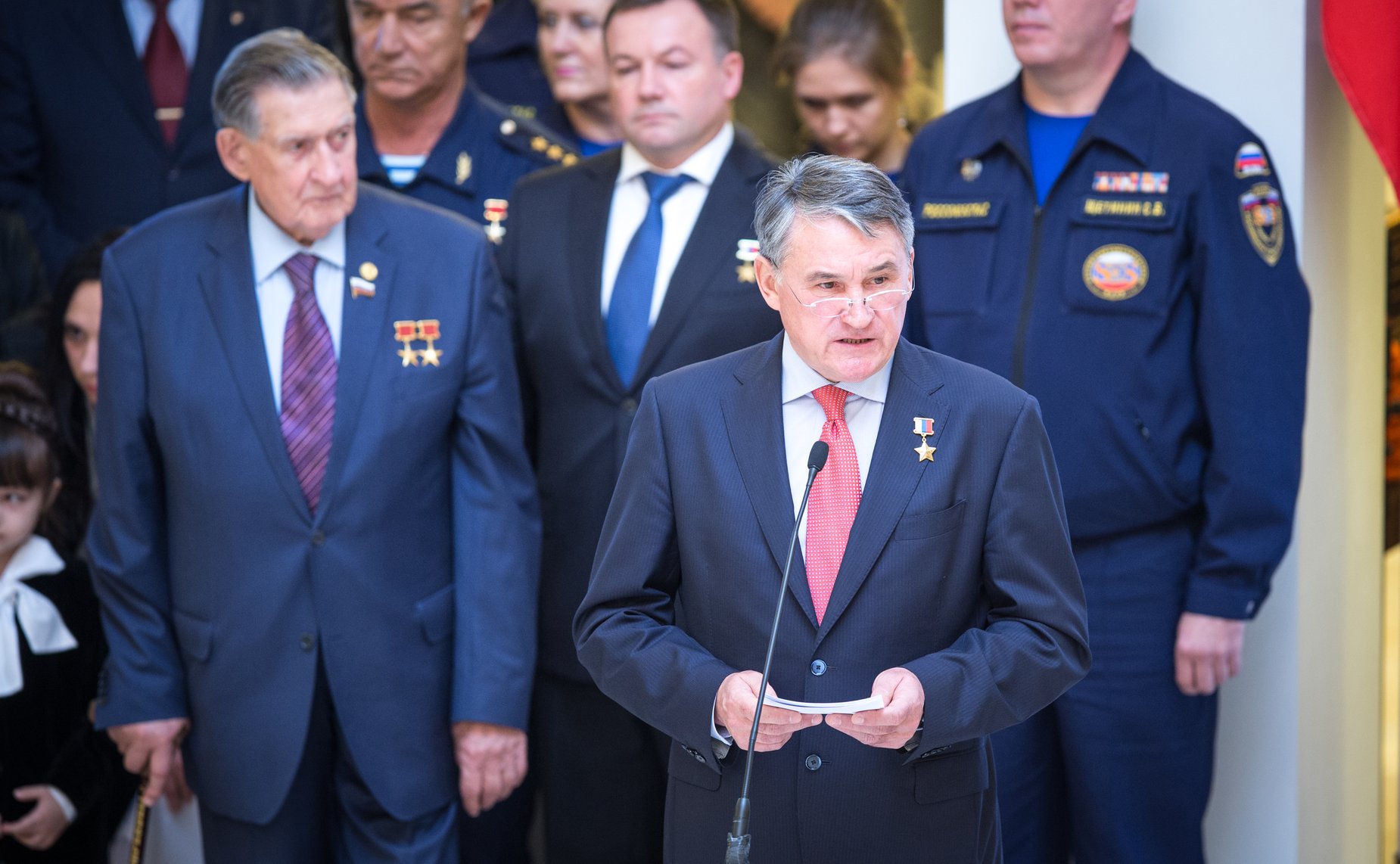 Ю. Воробьев Награждение детей и подростков, проявивших мужество в экстремальных ситуациях и спасших человеческие жизни