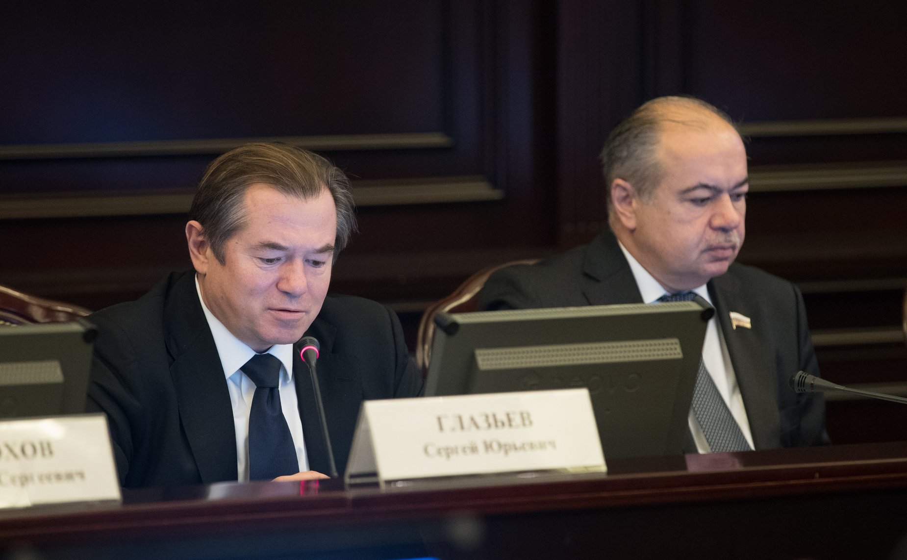 С. Глазьев и И. Умаханов