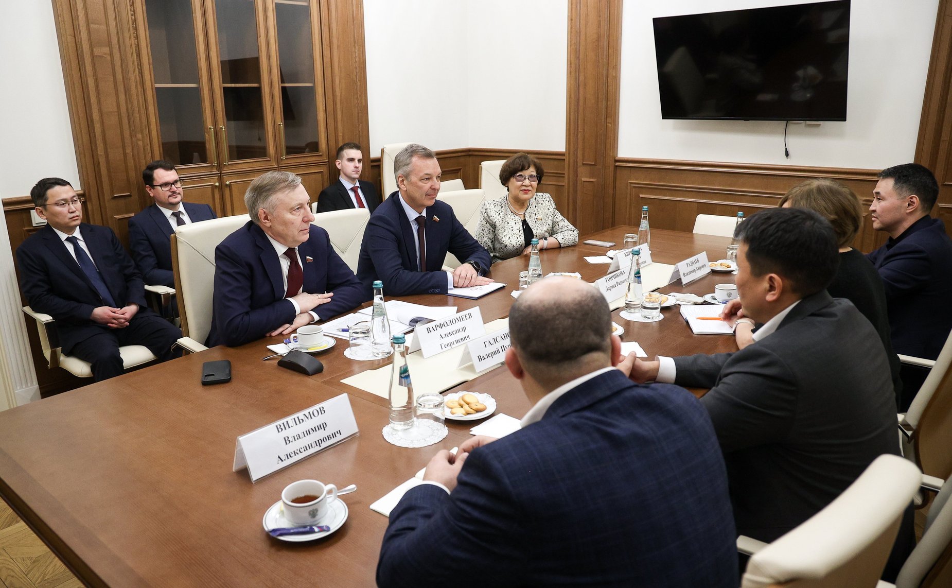 Андрей Яцкин и Александр Варфоломеев провели встречу с делегацией субъекта РФ, в которую вошли участники региональной программы «Патриоты Бурятии»