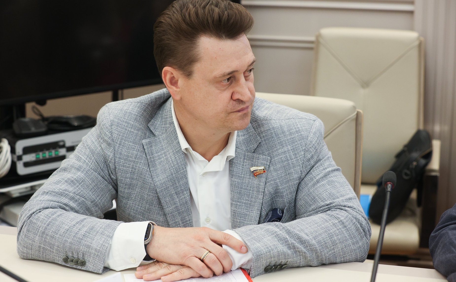 Олег Голов