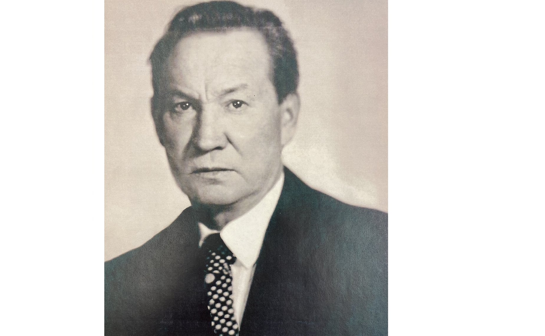 Леонид Воробьев (1925–1985). Служил в разведке. Младший сержант. Выполнял задания за линией фронта. Был дважды ранен, домой вернулся на костылях. Отец заместителя Председателя СФ Ю. Воробьева