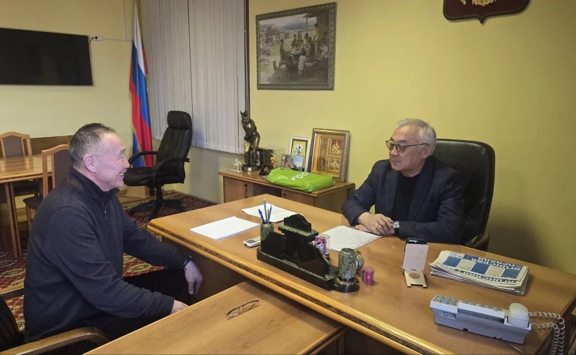 Баир Жамсуев в рамках региональной недели провел прием граждан в Агинском