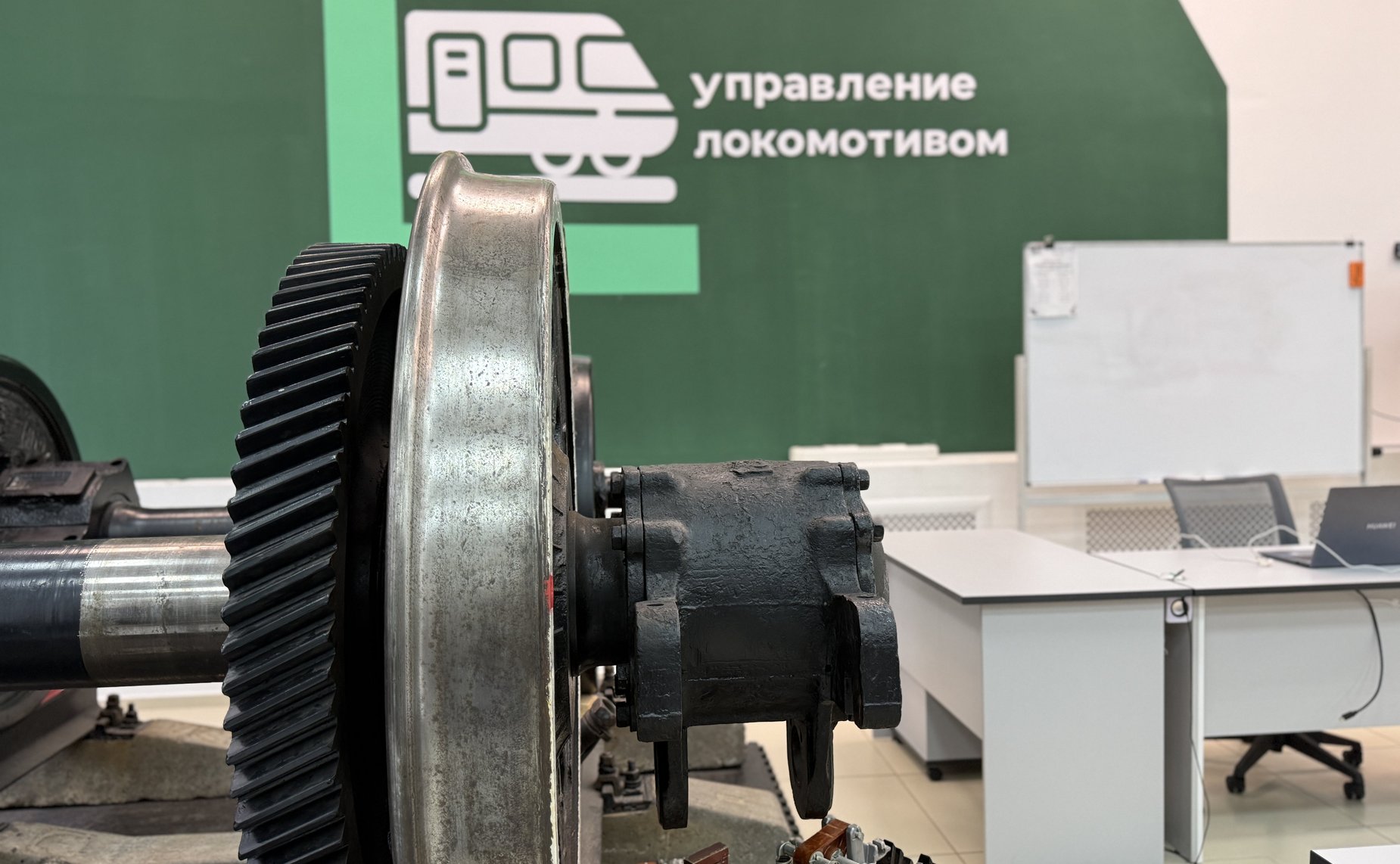 Елена Дягилева посетила образовательные организации в Кандалакшском и Терском муниципальных округах