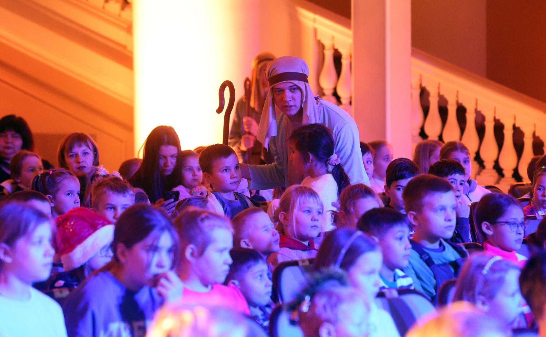 Дети из семей участников специальной военной операции стали гостями праздника «Рождество Христово в Таврическом дворце»