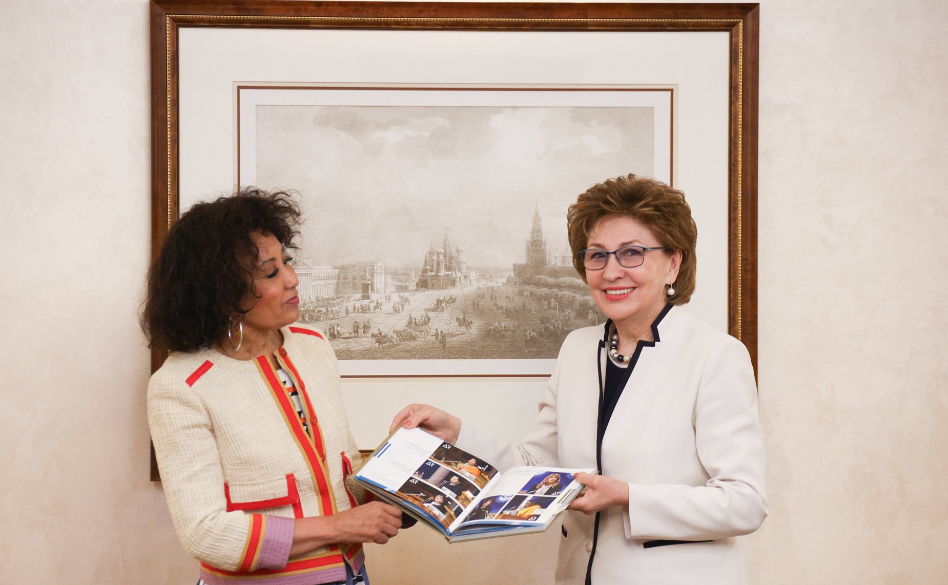 Встреча заместителя Председателя СФ Галины Кареловой с Министром туризма Южно-Африканской Республики Линдиве Сисулу