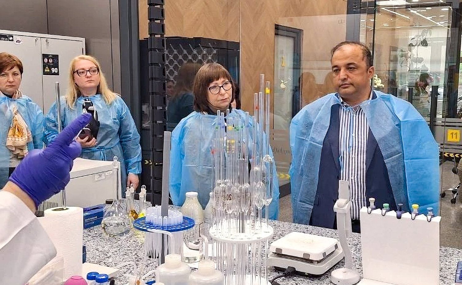 Наталья Котова посетила испытательную лабораторию «Стандарт Диалог»