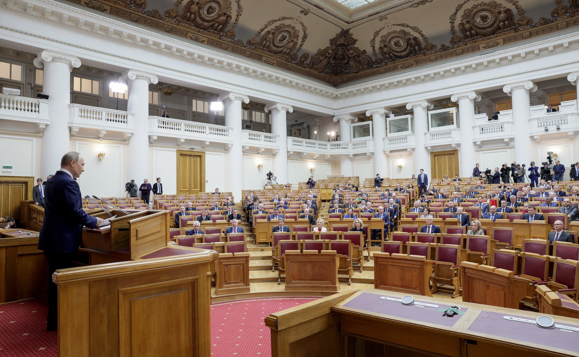 Президент Российской Федерации Владимир Путин встретился с членами Совета законодателей РФ при Федеральном Собрании