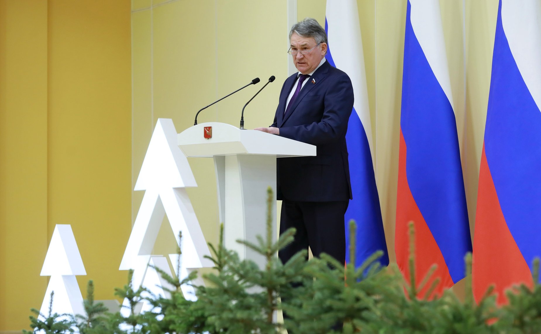 Заместитель Председателя СФ Юрий Воробьев выступил с приветственным словом на пленарном заседании 26-го Международного лесного форума «Российский лес»