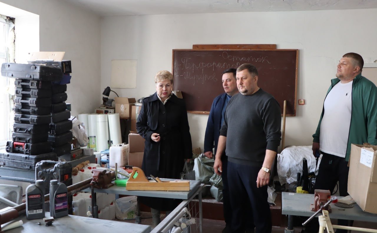 Ольга Бас проинспектировала ход восстановительных работ на социальных объектах ЛНР