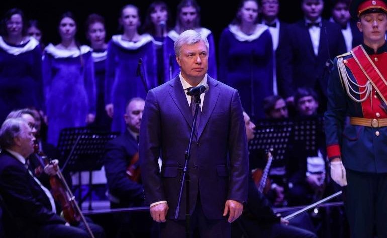 Сергей Рябухин принял участие в торжественном мероприятии, посвящённом 83-ой годовщине со дня образования Ульяновской области