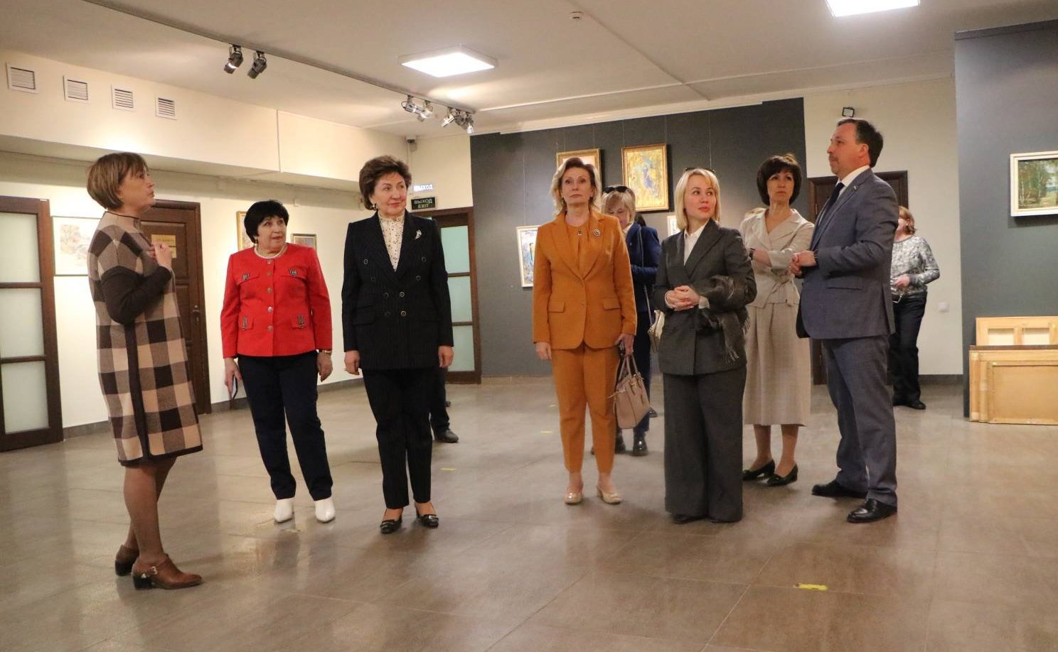 Галина Карелова провела в Палехе Ивановской области выездное заседание Комиссии СФ по сохранению и развитию народных художественных промыслов в Российской Федерации