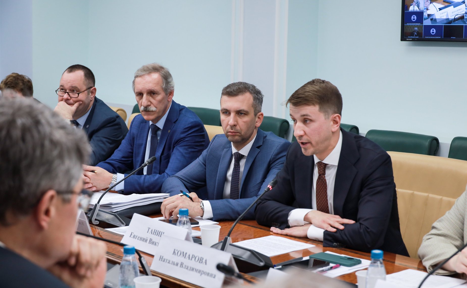 Круглый стол Комитета СФ по аграрно-продовольственной политике и природопользованию совместно с Комитетом СФ по экономической политике «Актуальные вопросы развития минерально-сырьевого комплекса Российской Федерации»