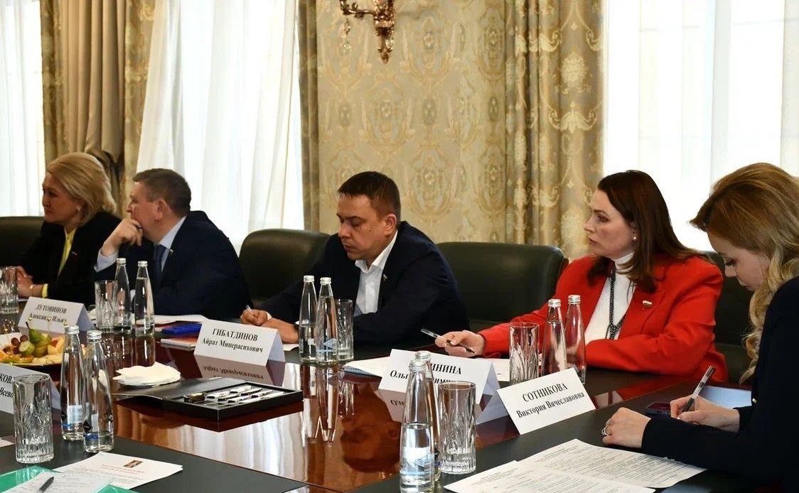 Лилия Гумерова провела встречу с коллективом Классического пансиона МГУ имени Ломоносова