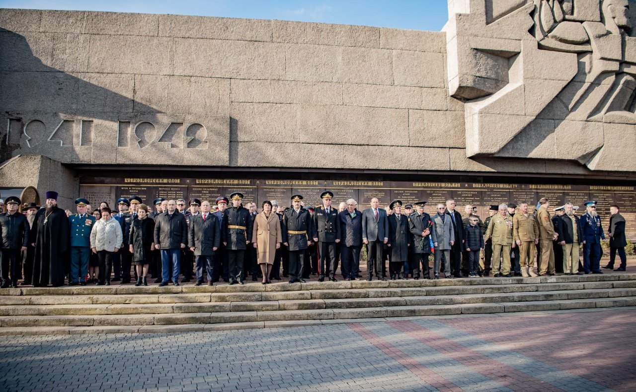 Екатерина Алтабаева приняла участие в торжествах, приуроченных ко Дню защитника Отечества и Дню Народной воли