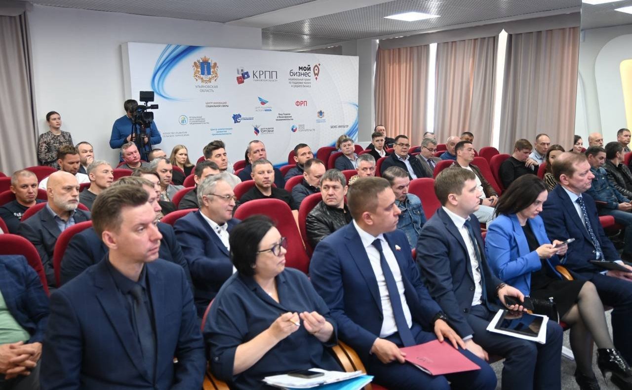 Айрат Гибатдинов принял участие в первом заседании Ассоциации производителей мебельной, деревообрабатывающей промышленности и торговли Ульяновской области